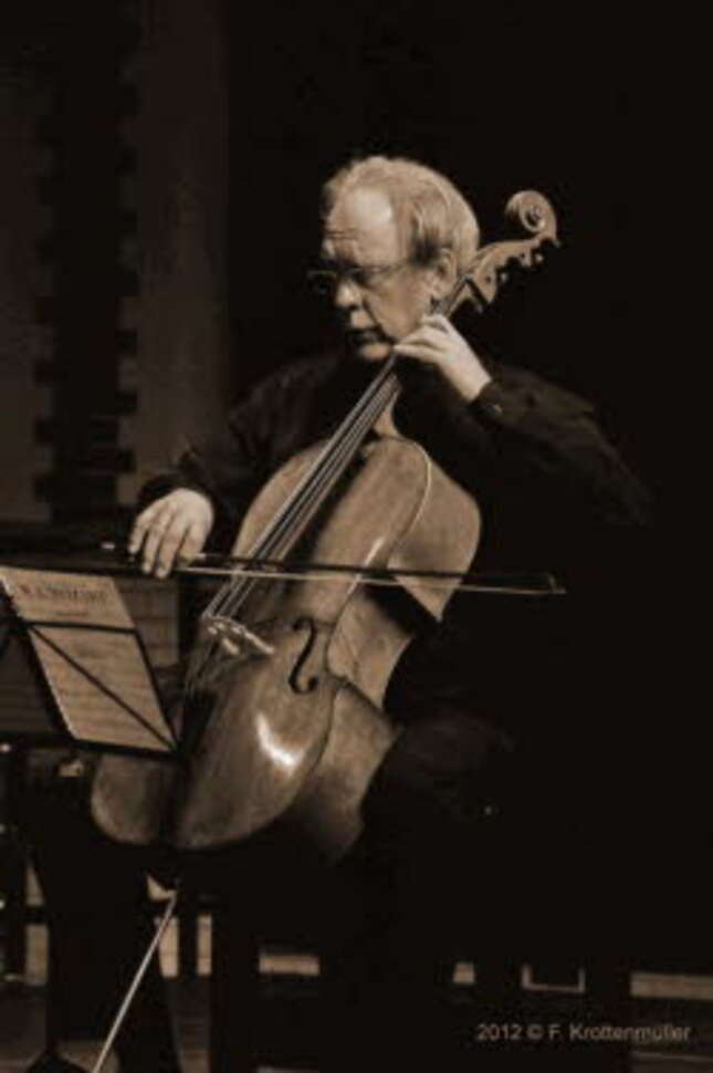 Hans-Christian Schweiker | Violoncello