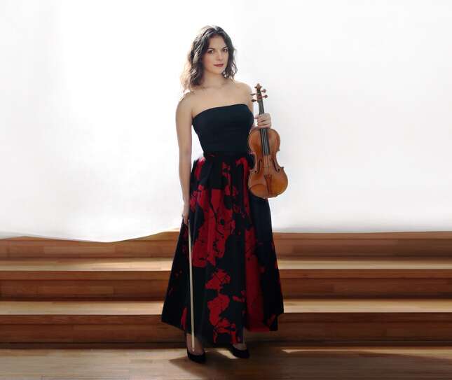 Liana Gourdjia | violin